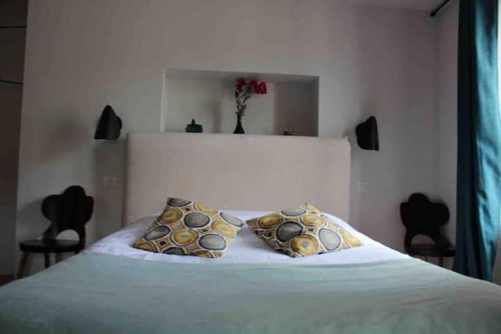 La Tour Gregoire Bed and Breakfast Clermont-Ferrand Exteriör bild