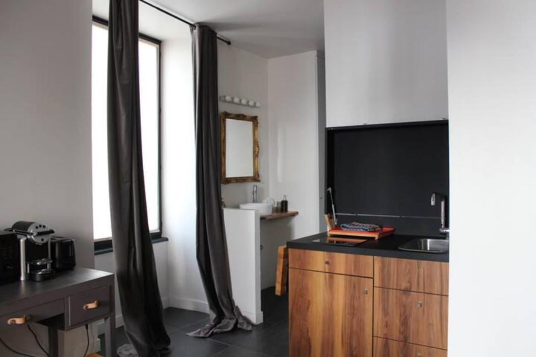 La Tour Gregoire Bed and Breakfast Clermont-Ferrand Exteriör bild