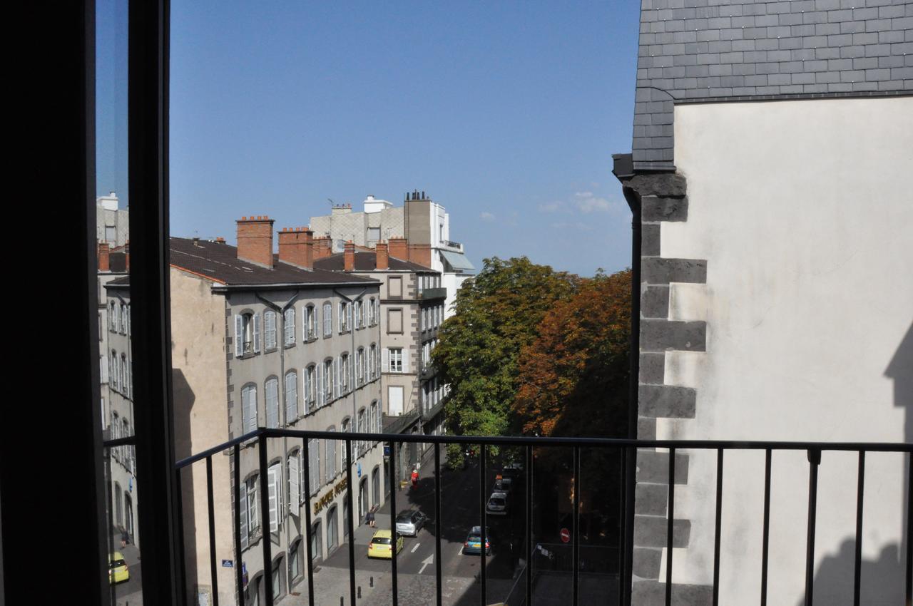 La Tour Gregoire Bed and Breakfast Clermont-Ferrand Exteriör bild
